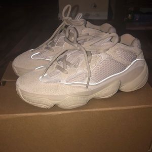 Yeezy 500 in blush